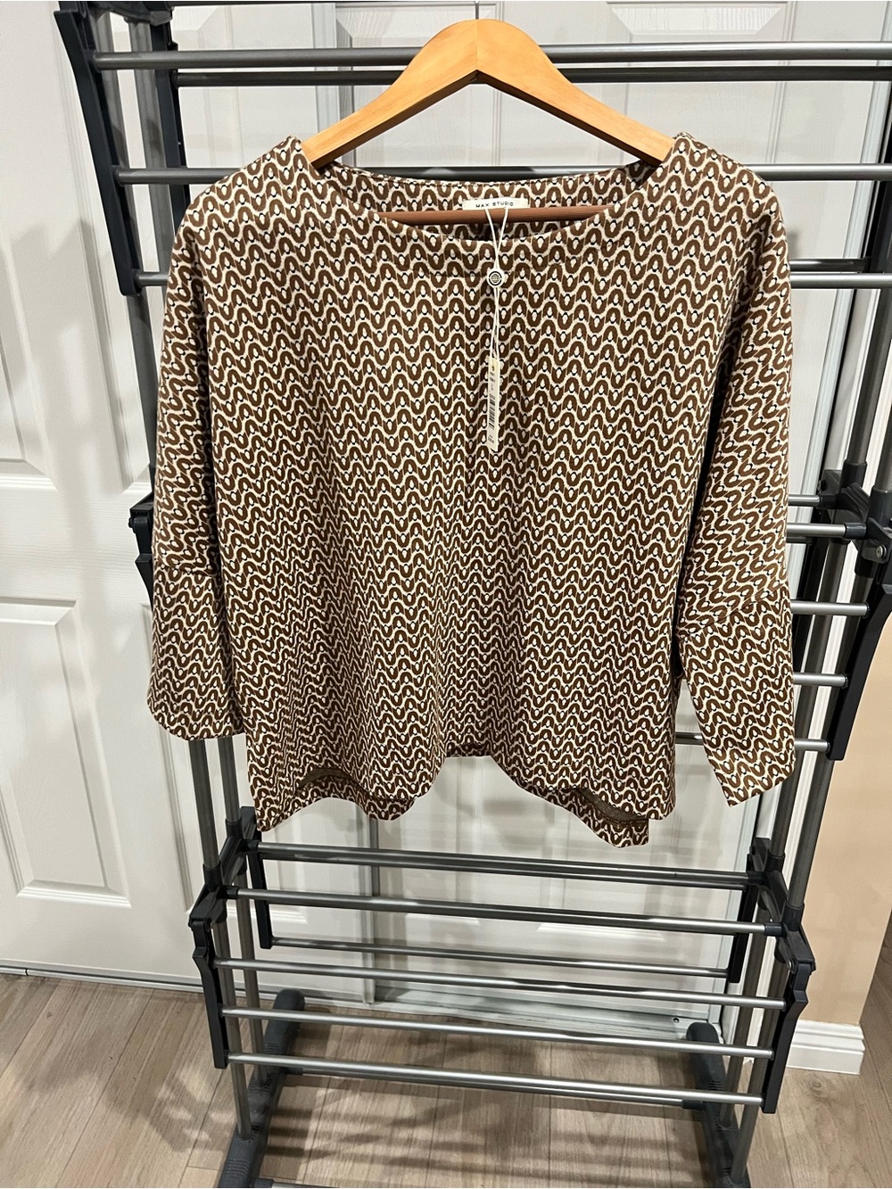 Max Studio Brown & Cream Geometric-Print Long Sleeve Blouse